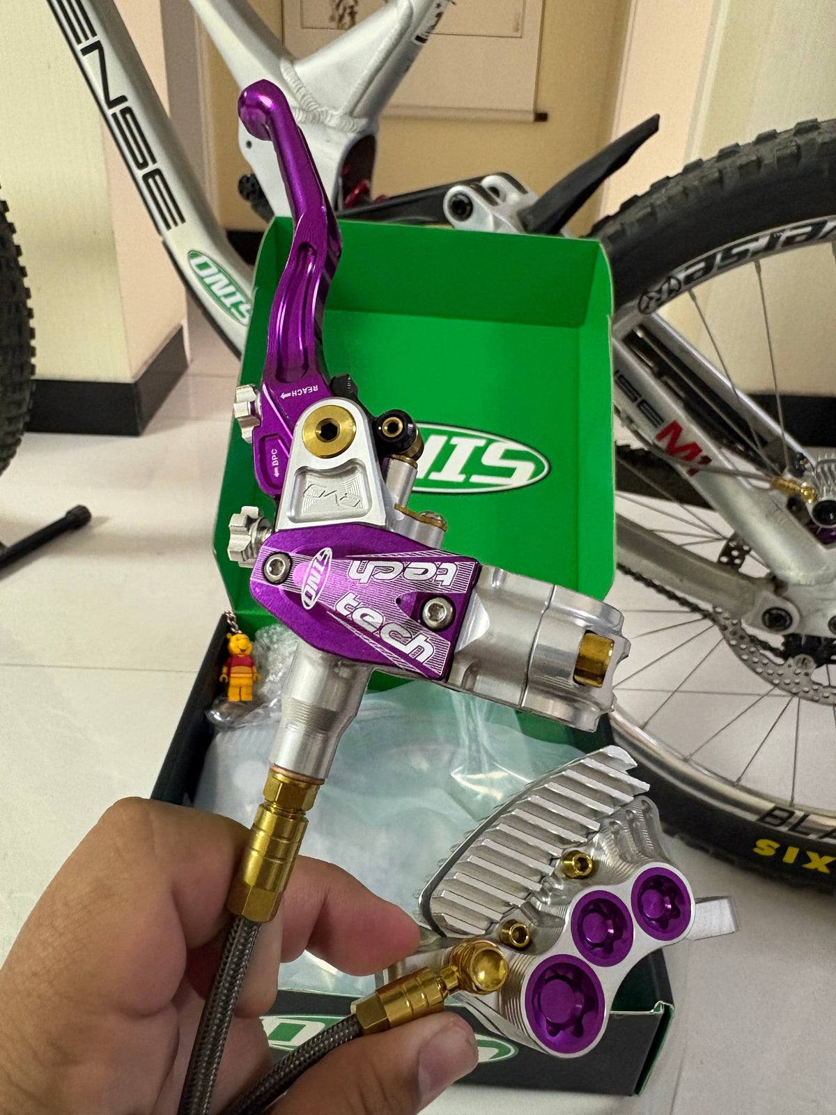 Dnis v6 brake set
